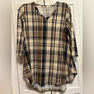 Lildy Women’s Size S-M Plaid Tunic Top V-Neck 3/4 Sleeve Hi Low Hem Stretch soft